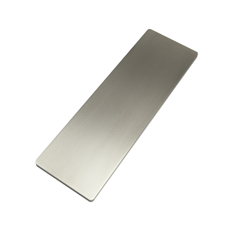 Pelat titanium