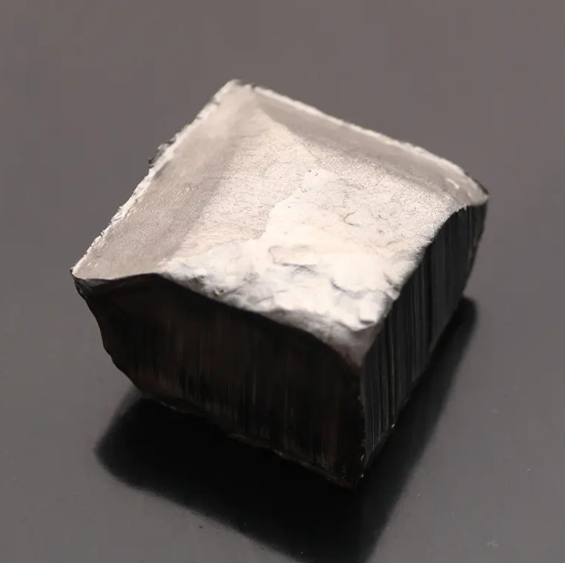 Mengapa niobium merupakan bahan utama untuk industri teknologi tinggi?